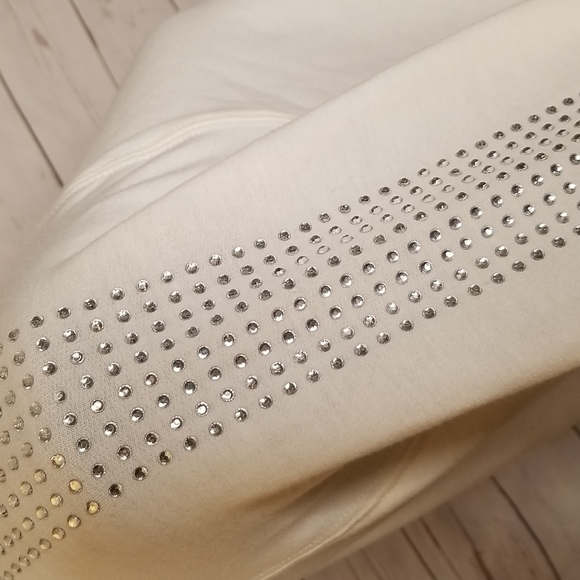 White Fleece Rhinestone Raglan Sweatshirt - Picture 4 of 7